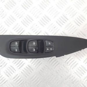 Кнопка стеклоподъемника Nissan Qashqai 2 (2017 - 2022)