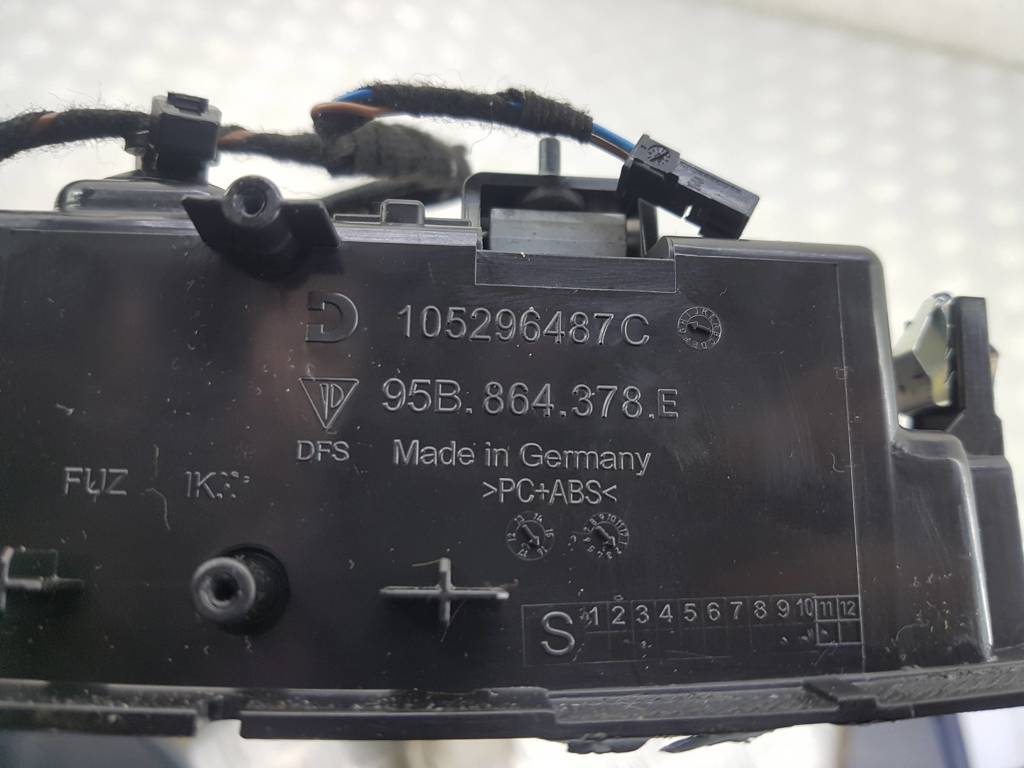 189700