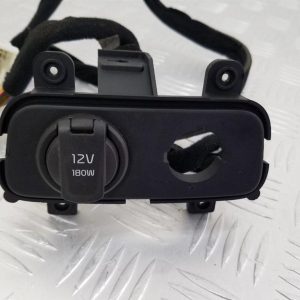 Разъем AUX / USB Kia Stinger 1 (2017 - 2020)