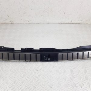Накладка внутренняя на заднюю панель кузова (багажника) Lexus RX 4 (2015 - 2023)
