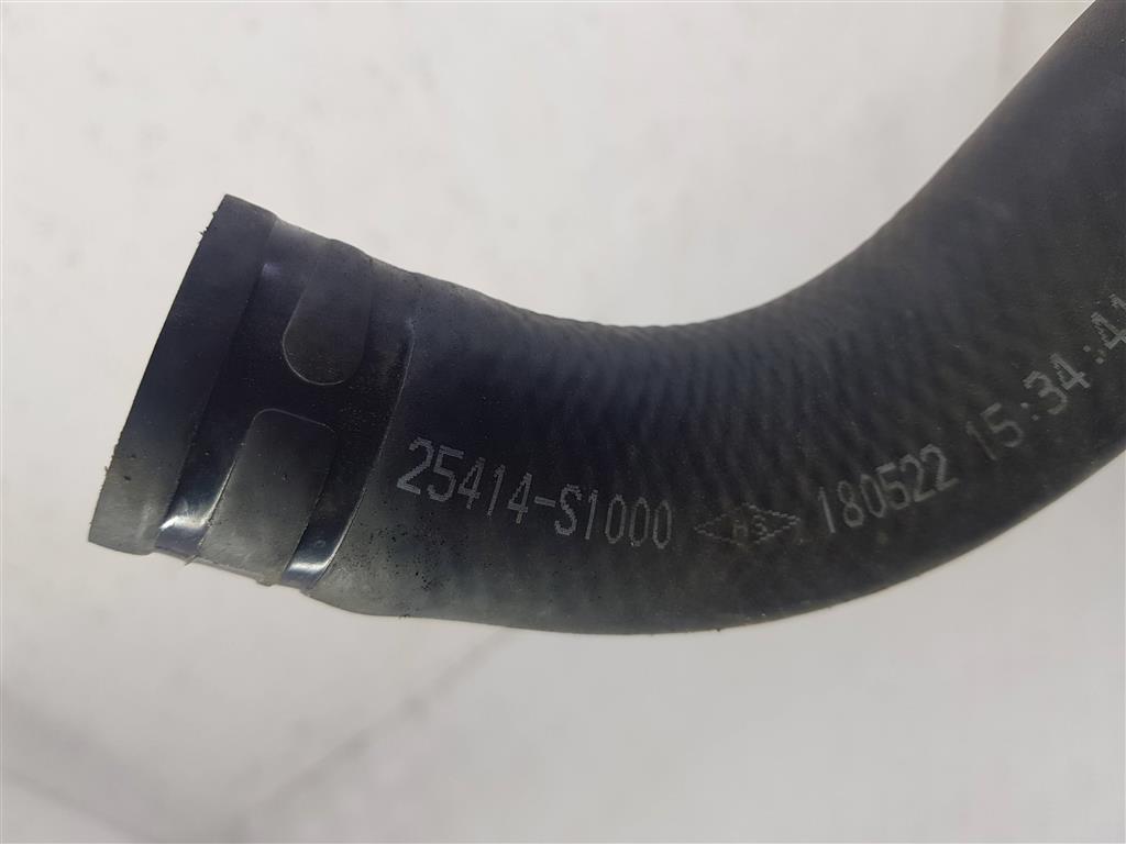 216883