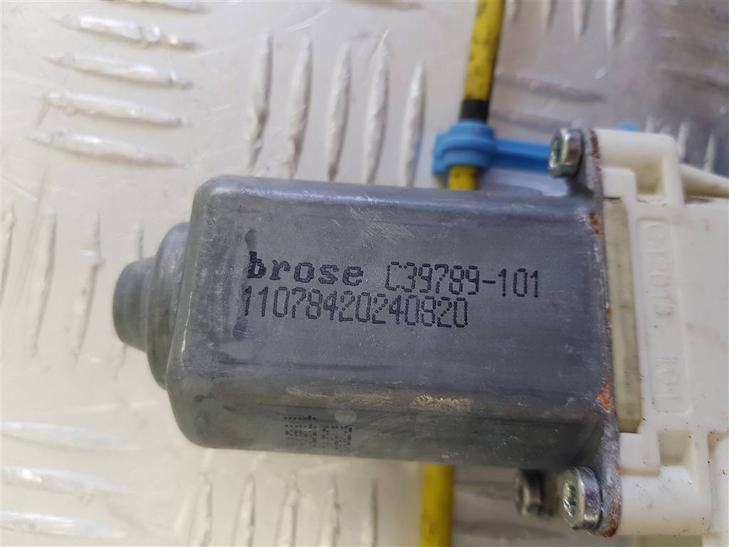 218627