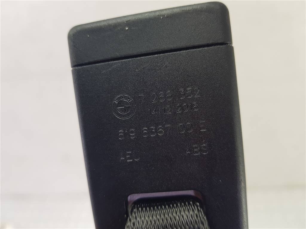 218759