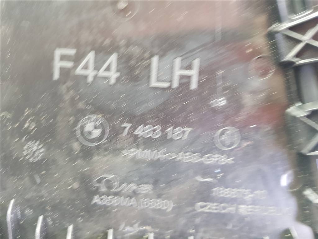222818