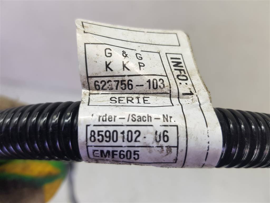 225621