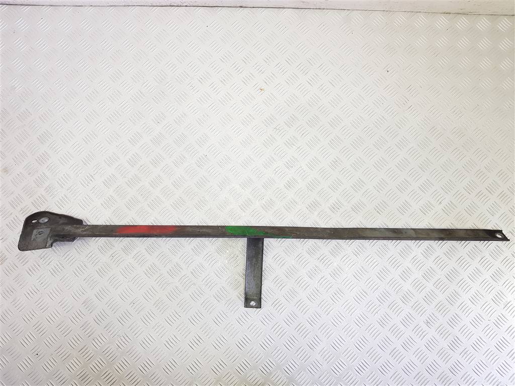 226883