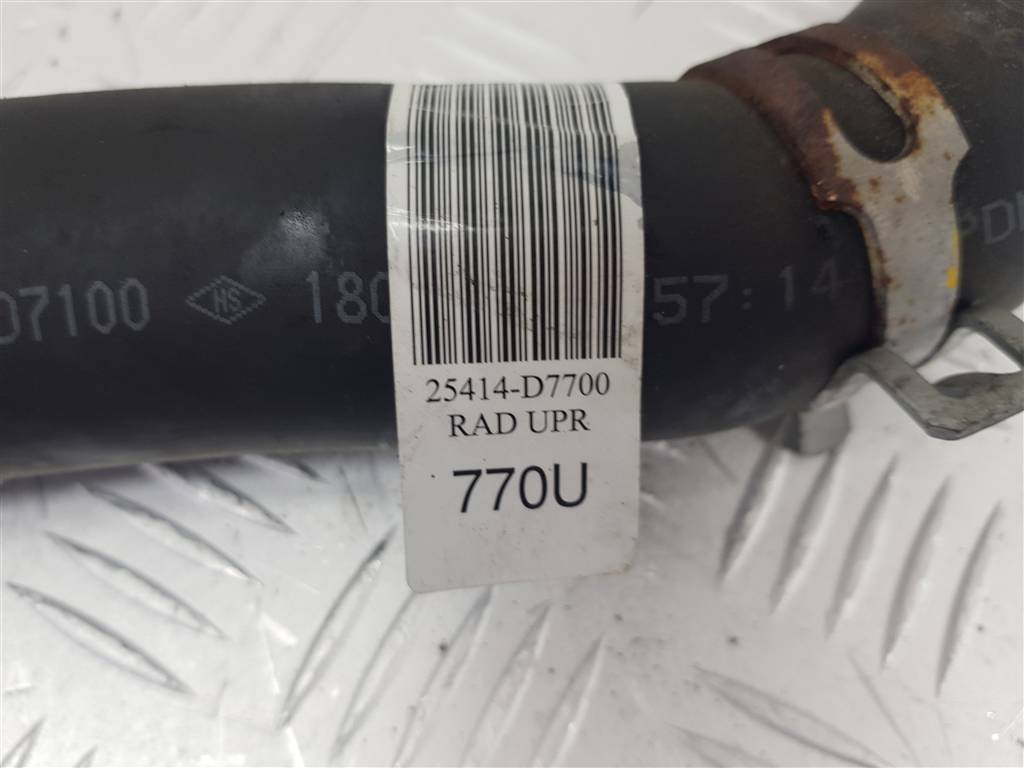 233000