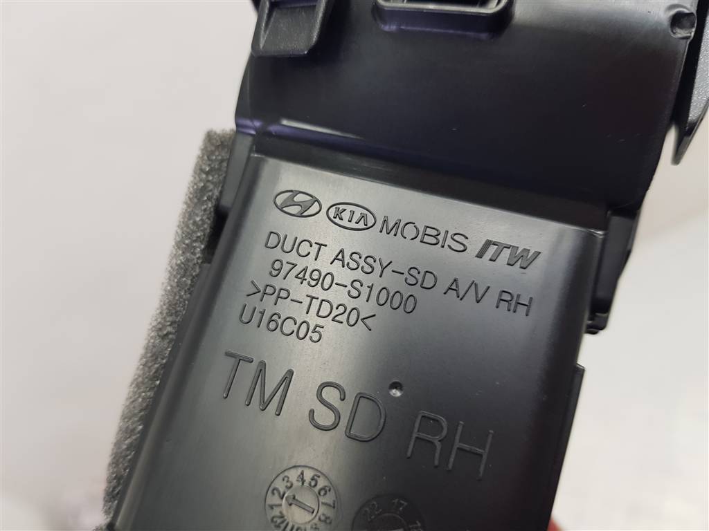 233568