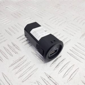 Разъем AUX / USB Hyundai Santa Fe 4 поколение [рестайлинг] (2020-2023)