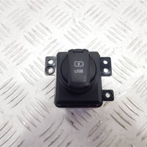 Разъем AUX / USB Kia Sportage 4 (2018 - 2021)