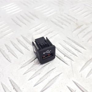 Разъем AUX / USB BMW 3 G20/G21 7 (2018 - 2022)