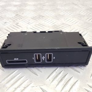 Разъем AUX / USB Mercedes C W205 4 поколение (2014-2018)
