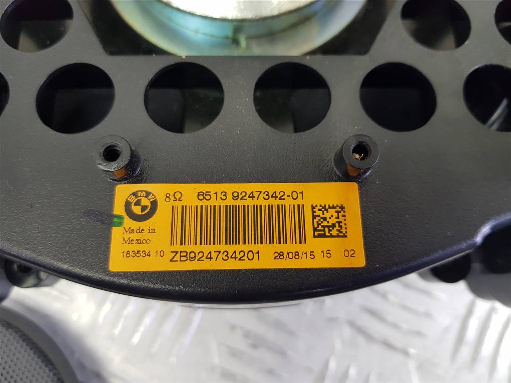 248700