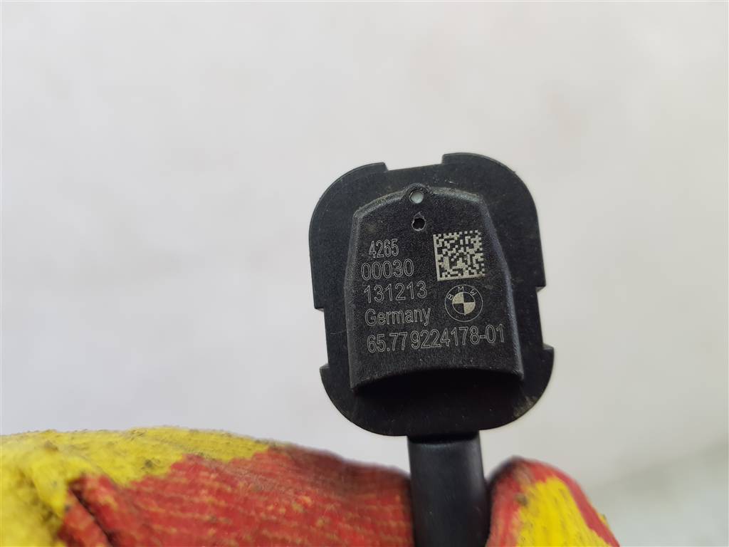 250573
