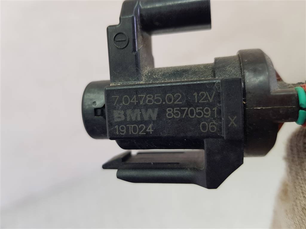 250877