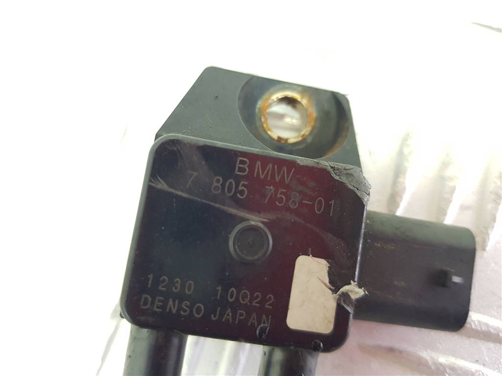 251427