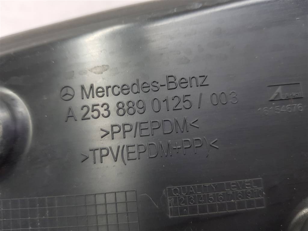 251704