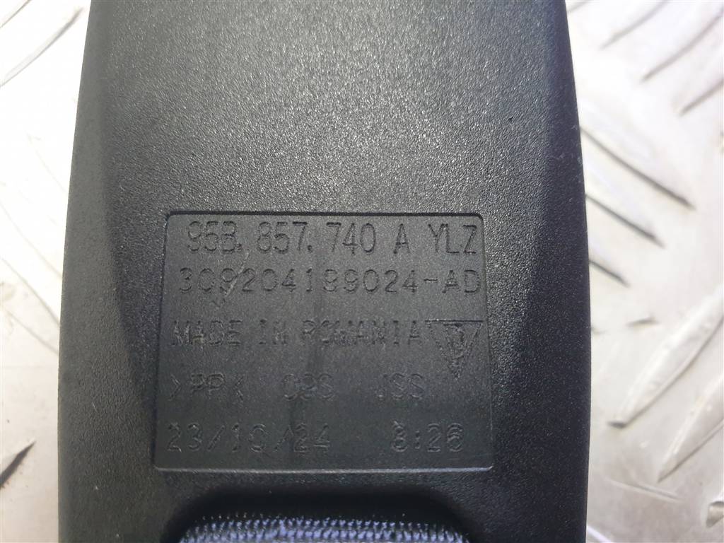 256569