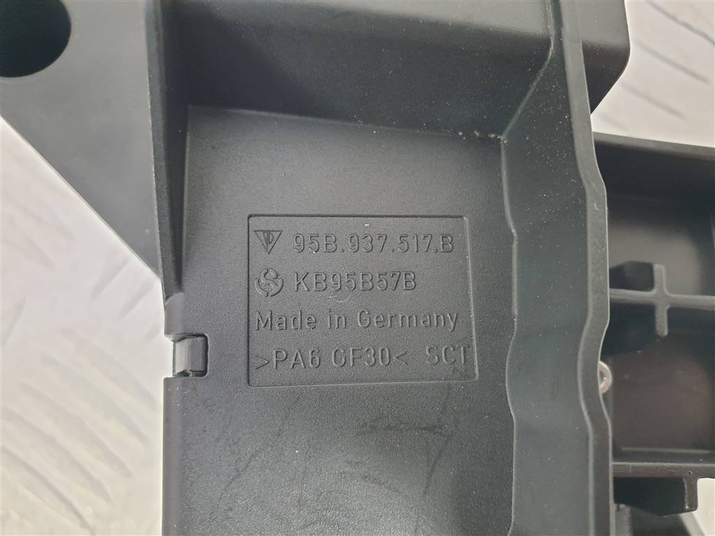 256693