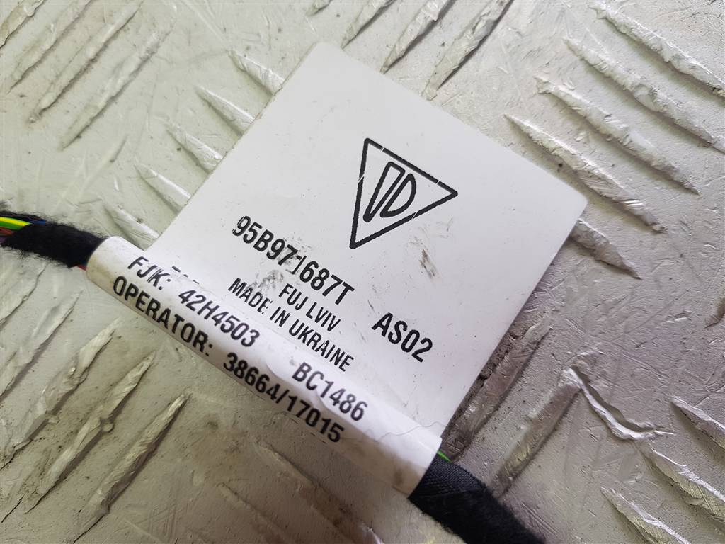 258715