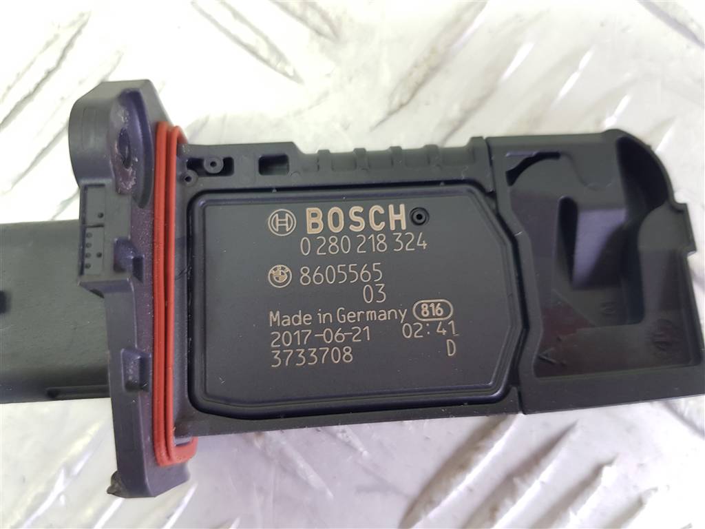 258843
