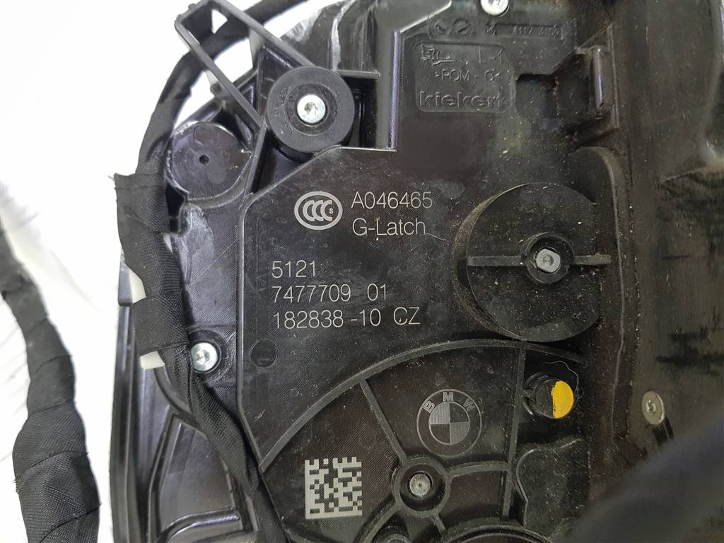 261773