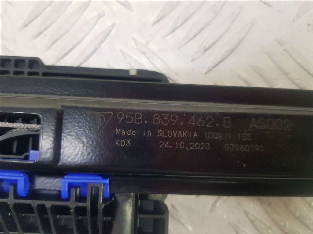 262618