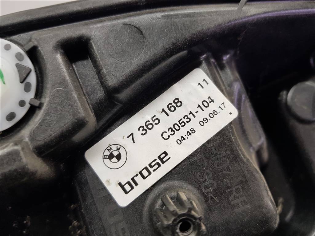 269128