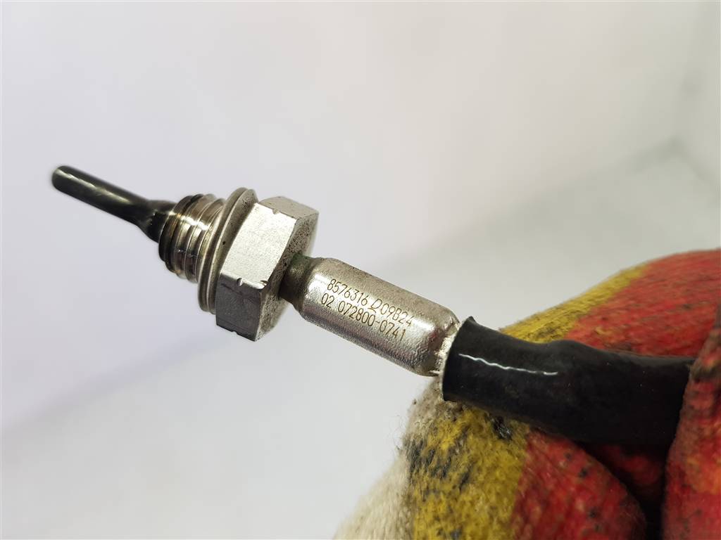 271568