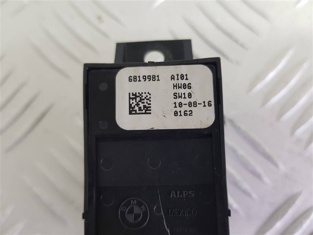 272243