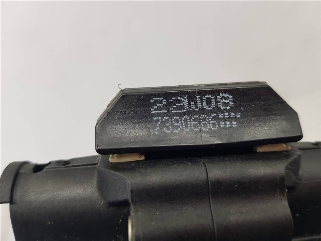 275829