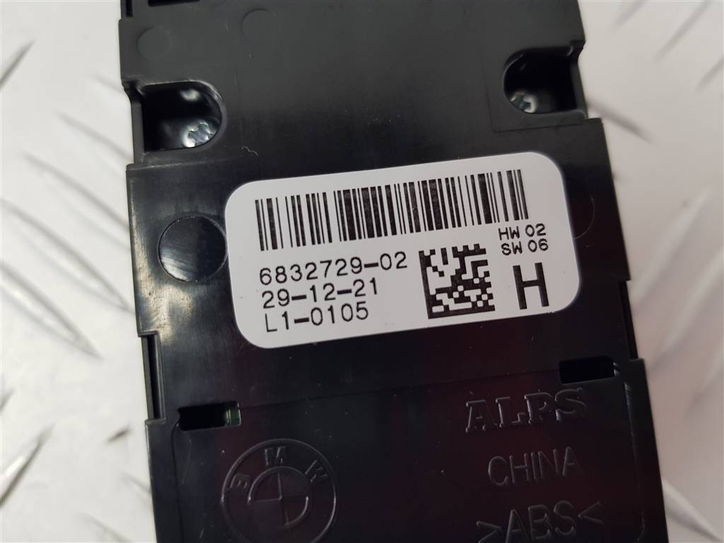 276000