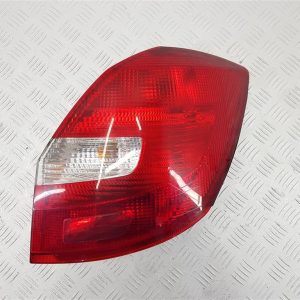 Фонарь задний правый Skoda Fabia 2 поколение (2007-2010)