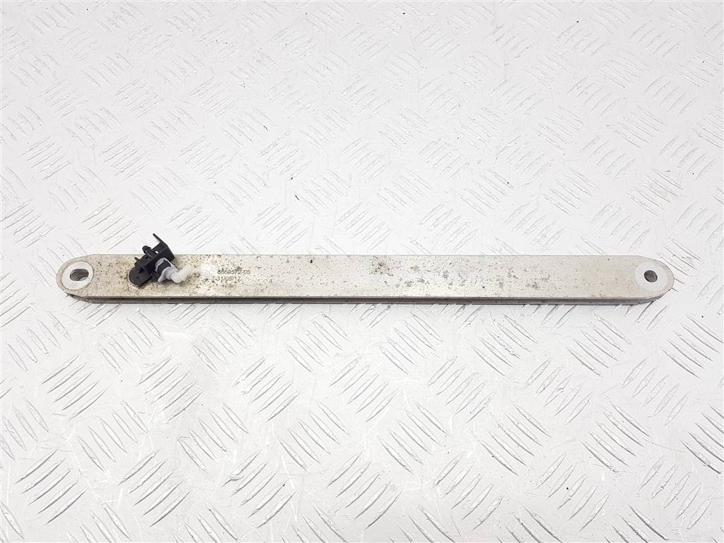 284025