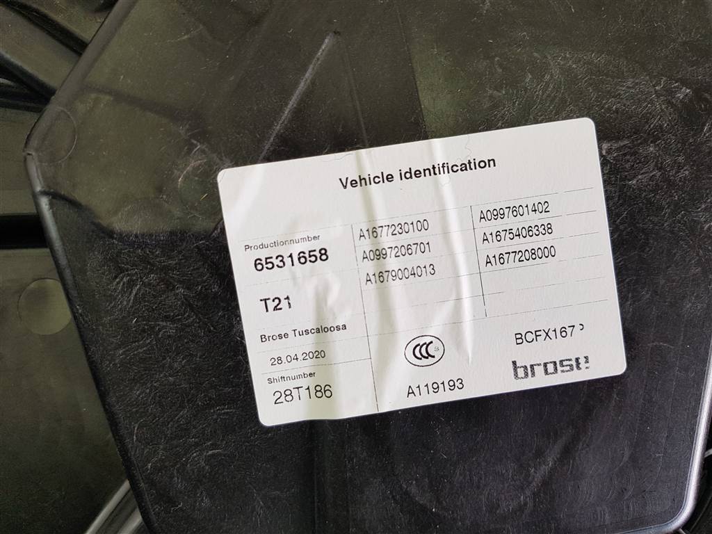 296805