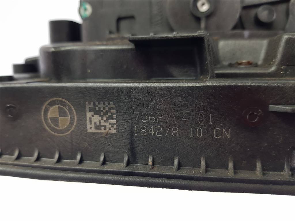 296933