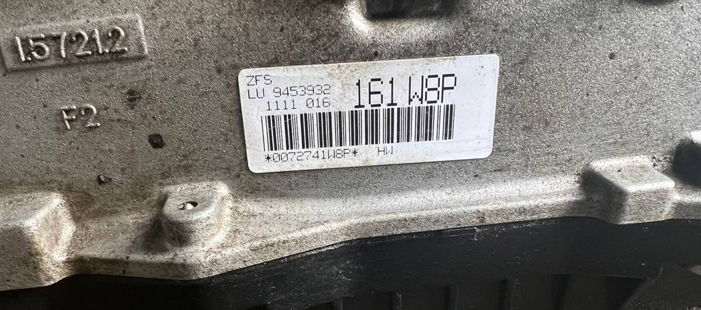 299100