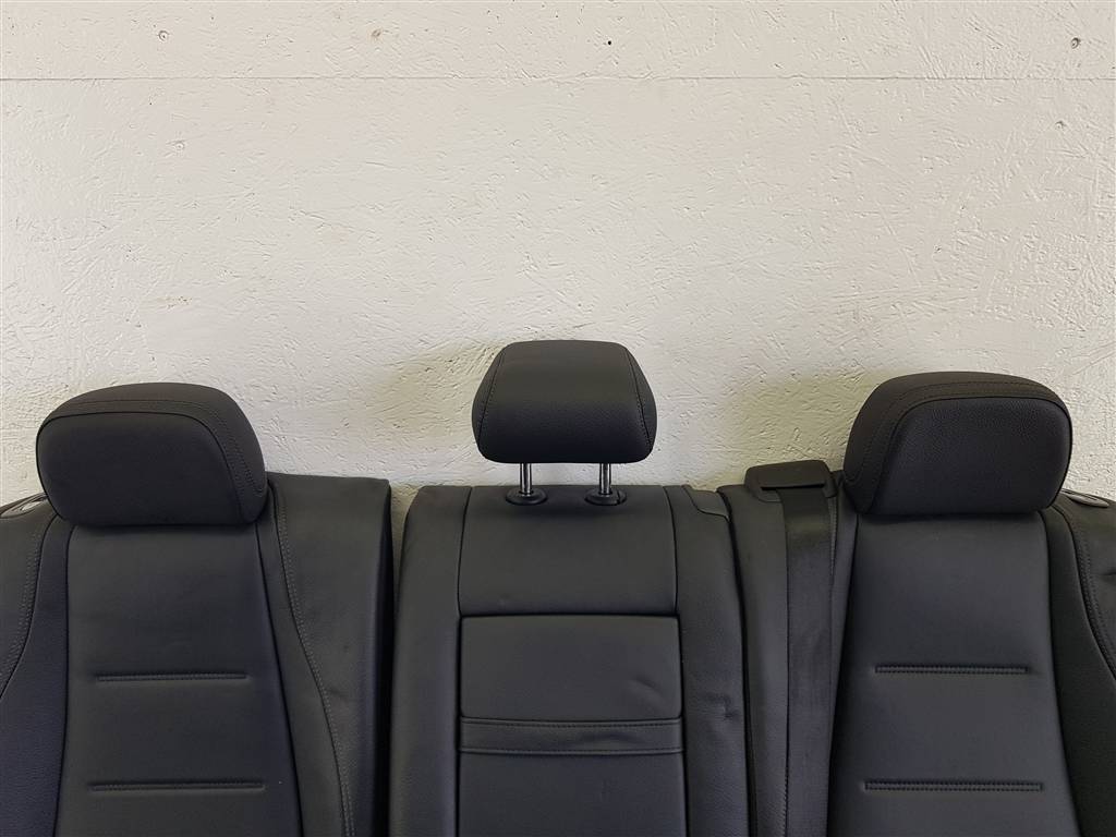 299670