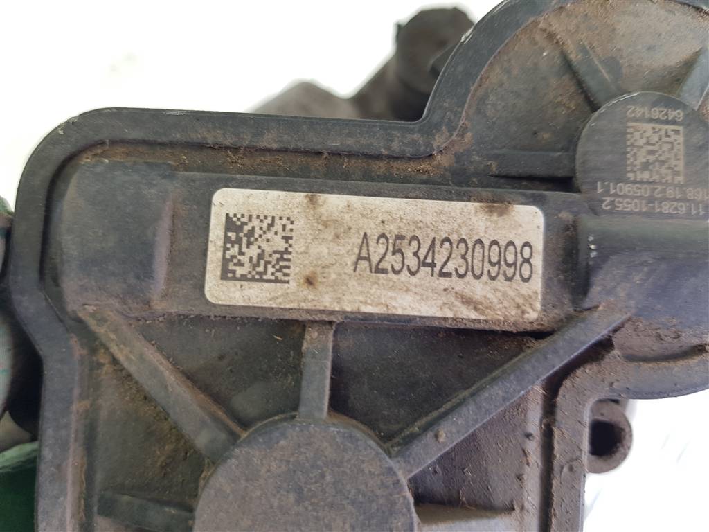 299890