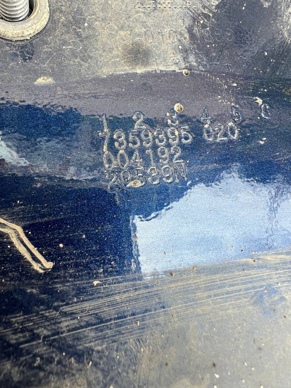 300040