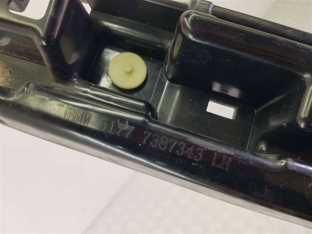 301585