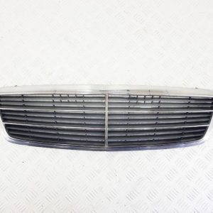 Решетка радиатора Mercedes C W203 2 (2000 - 2004)