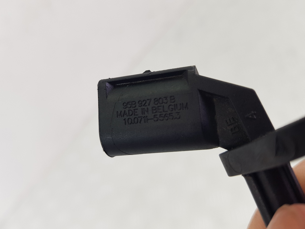 302837