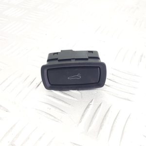 Кнопка открытия багажника Porsche Macan 1 поколение [рестайлинг] (2018-2025)