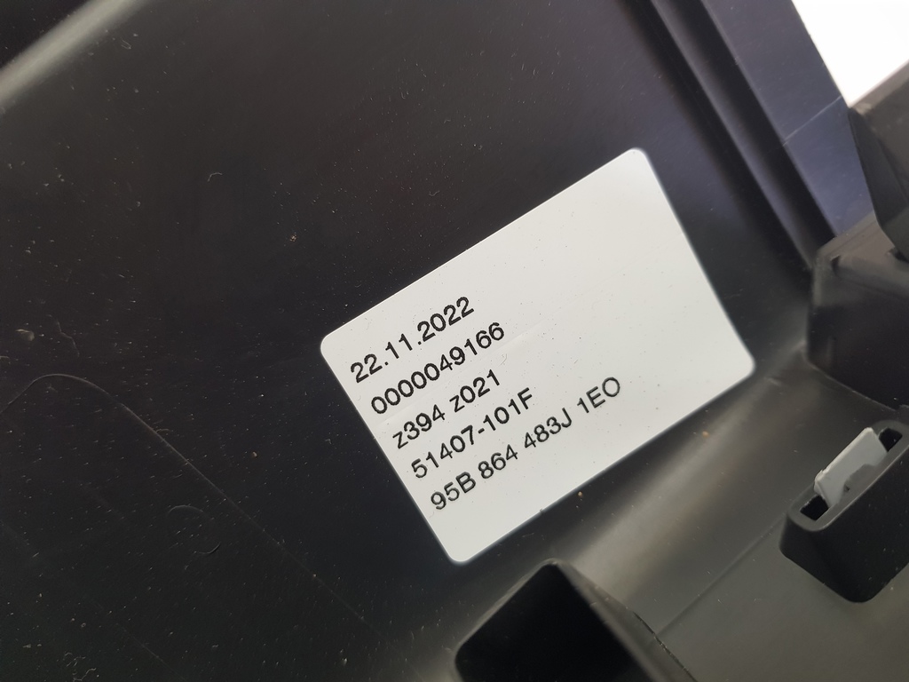 303436