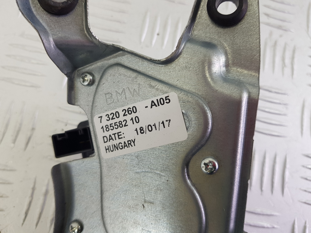 305310
