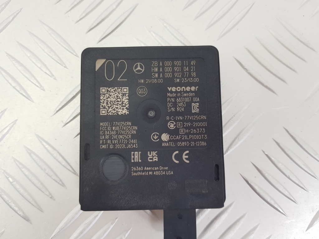 305588