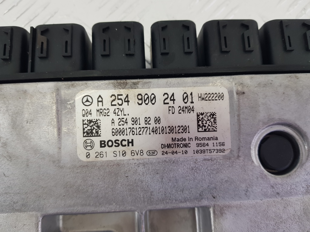 305710