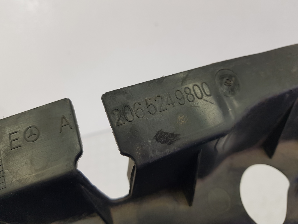 305913