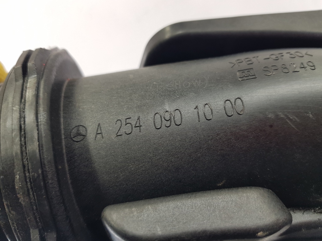 306048